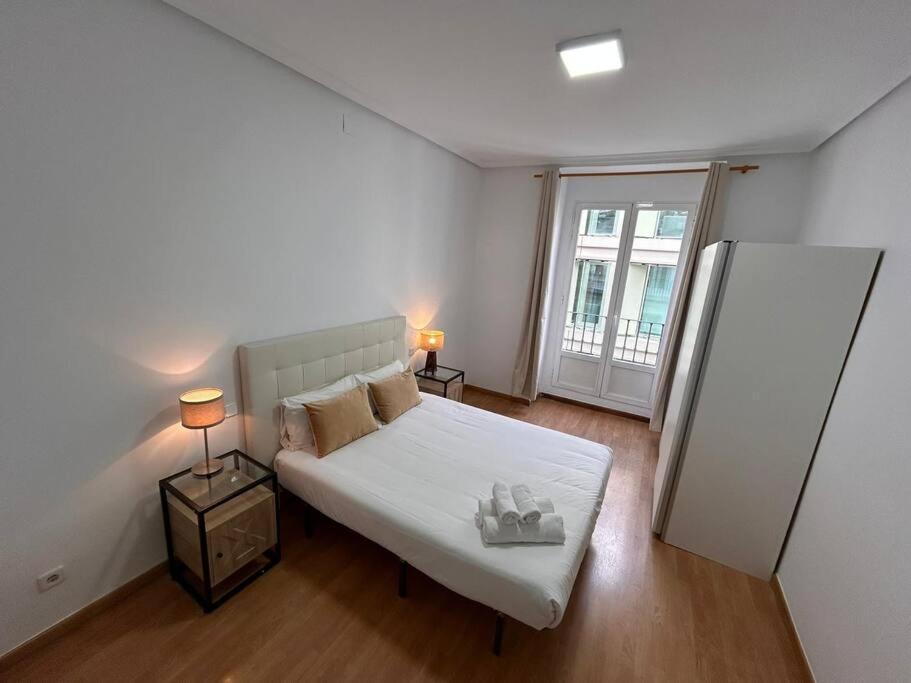 Stunning In Gran Via For 4 People. S3 Apartamento Madri